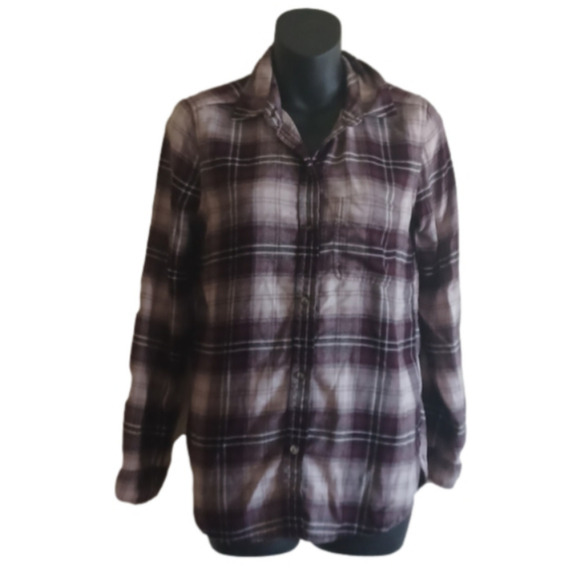 American Eagle Outfitters Tops - AMERICAN Eagle  xs plaid flannel boyfriend style shirt. Great for school!